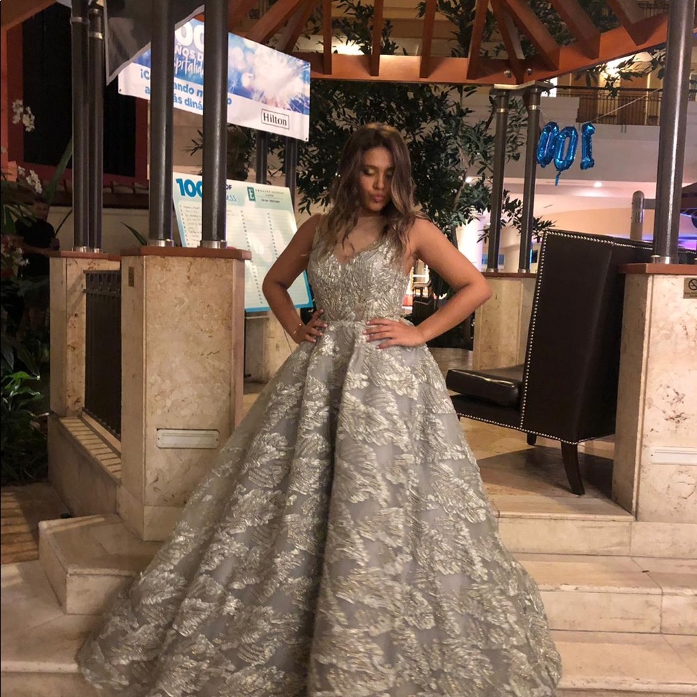 Prom Dress - Picture 5 of 6